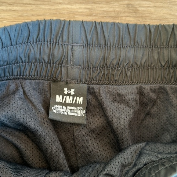 Under Armour
Project Rock Brahma Trousers women size medium also have  jacket - Picture 9 of 11